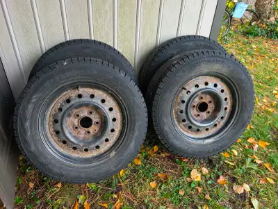 Yokohama winter tires and rims from Nissan Qashqai. Used for 3 seasons, lots of tread left. Bolt Pat...