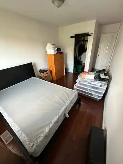 Denview Ave & Silverfox Cres. Shared bathroom with a SINGLE person 1 Year Lease Minimum Utilities no...