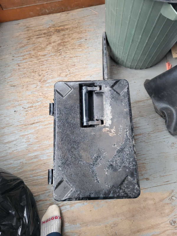 chainsaw box in Tool Storage & Benches in Gatineau - Image 2