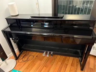Yamaha CLP-535 digital upright piano, View more