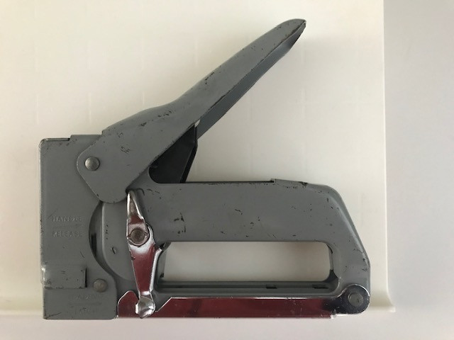 Swingline #101 Stapler - Heavy Duty Tacker in Hobbies & Crafts in Markham / York Region