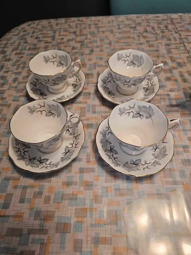 Royal Albert SILVER MAPLE Coffee pot62863283771905121