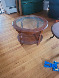 Free glass side table 