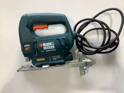 Great little power tool to get the job done! 120volt with a dust blower built in! Clean and looked a...
