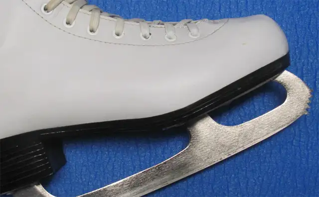 New WINNWELL Figure Skates Size-7.5 (Inner Length 9.3'') Dwight in Skates & Blades in Muskoka - Image 7