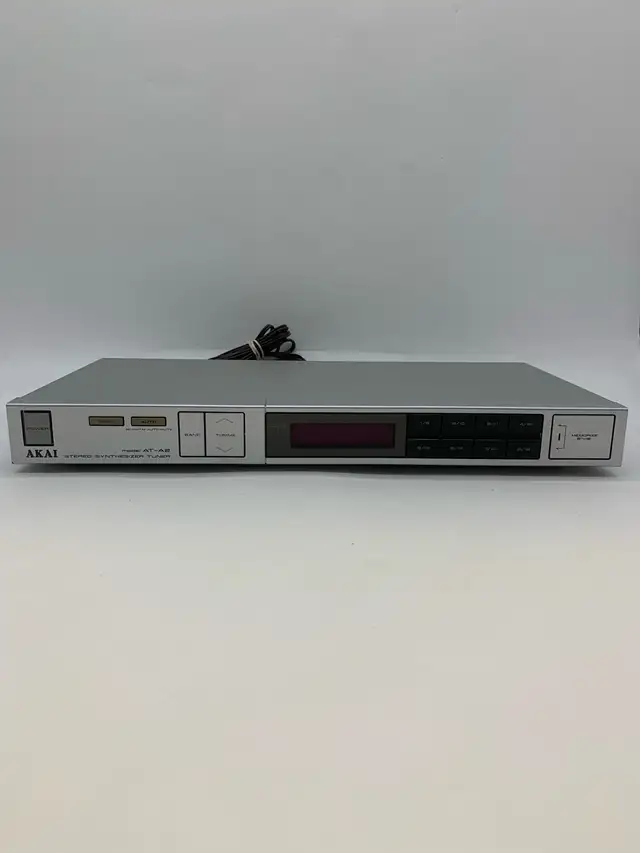 Akai AT-A2 AM/FM Stereo Tuner Working in Stereo Systems & Home Theatre in City of Toronto - Image 2