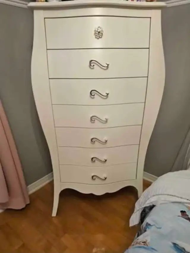 Natart Allegra Convertible Bed / Crib + tall dresser in Multi-item in Laval / North Shore - Image 3