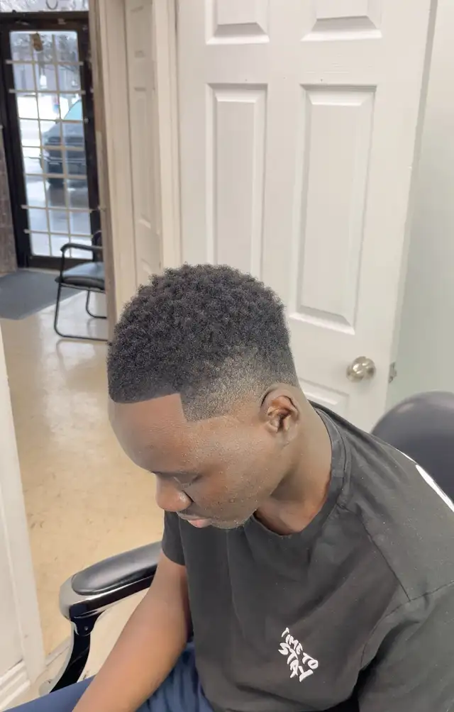 BEST HAIRCUTS IN THE CITY ONLY  $4063849001746689124