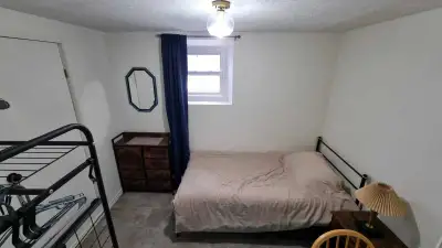 Address:Beverly St, Cambridge (East Galt) Rent: $900/month What’s Included: * Furnished Private Bedr...