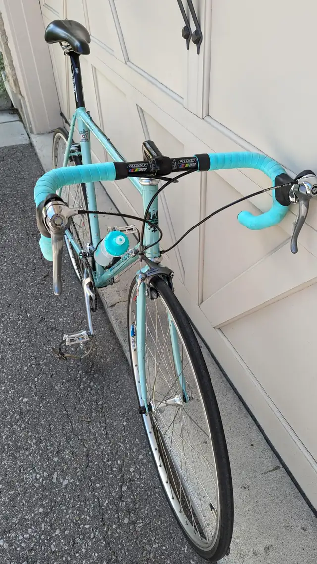 Bianchi Quattro Road Bike in Road in Markham / York Region - Image 6