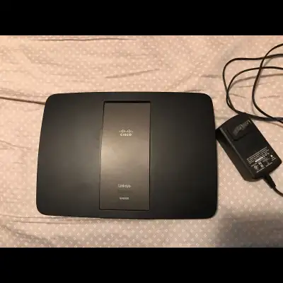 Linksys Cisco EA6300 dusk band wifi router. Works perfectly