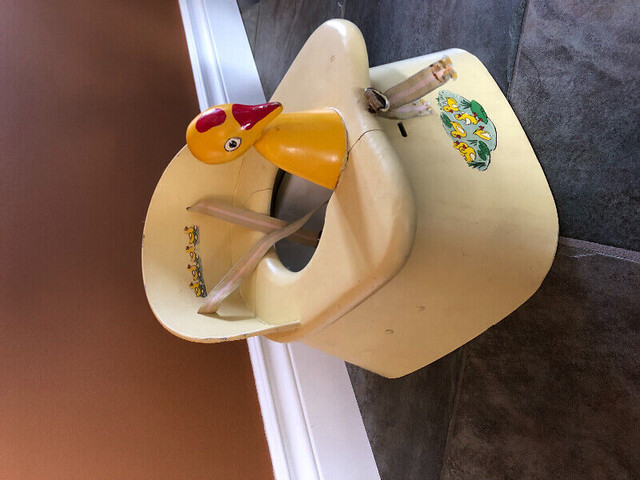 Vintage 1940-50 POTTY CHAIR in Arts & Collectibles in Regina - Image 2