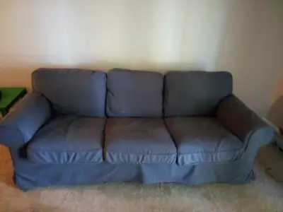 I have a FREE COUCH. You will have to pick it up and take it away. I am on the North side. Please co...