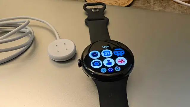 Google Pixel Watch 3 LTE ( 45 mm) in General Electronics in Oakville / Halton Region - Image 3