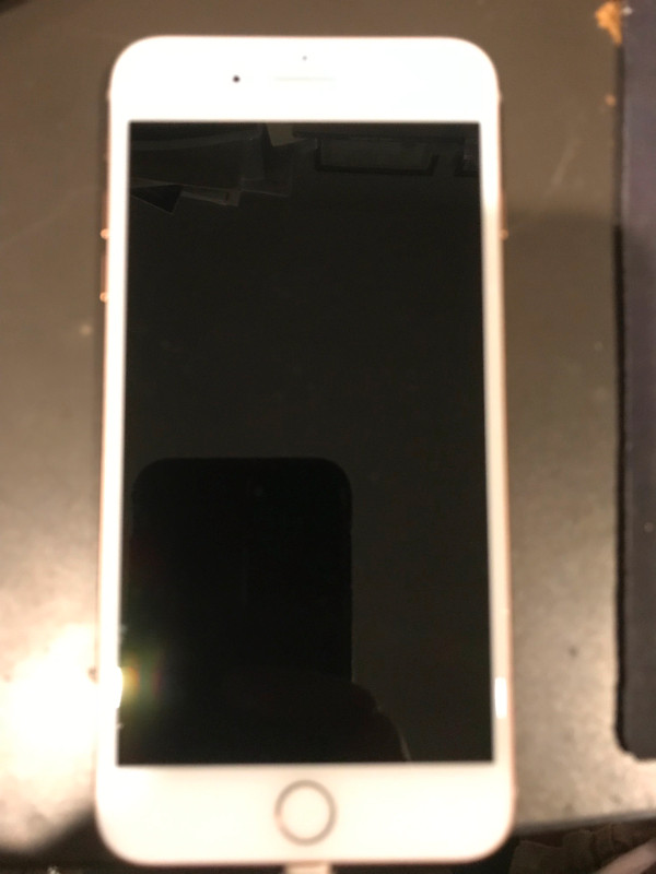 iPhone 8  plus in Cell Phones in Burnaby/New Westminster