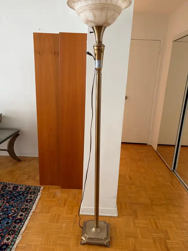 VINTAGE ART DECO BRASS & GLASS SHADE TALL TORCHIERE FLOOR LAMP in Home Décor & Accents in City of Montréal - Image 3