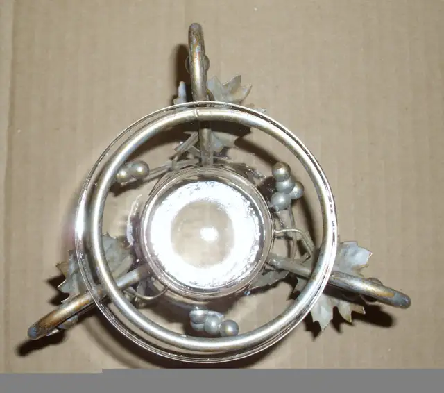 Grape and Vine Candle Holder and 10 Candles in Home Décor & Accents in Mississauga / Peel Region - Image 4