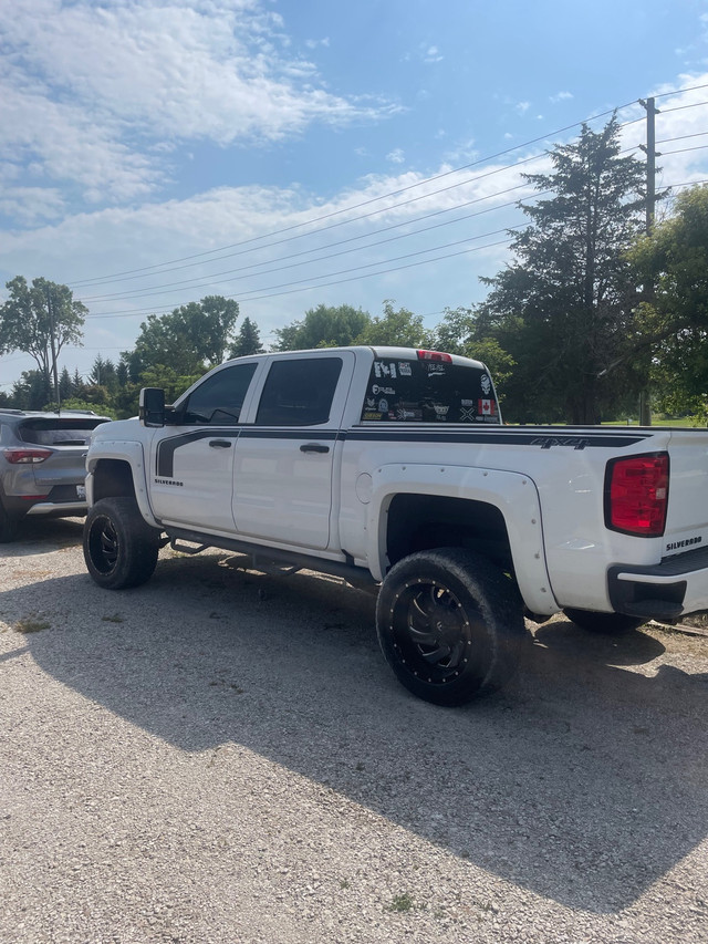 2018 Silverado in Cars & Trucks in Windsor Region - Image 2