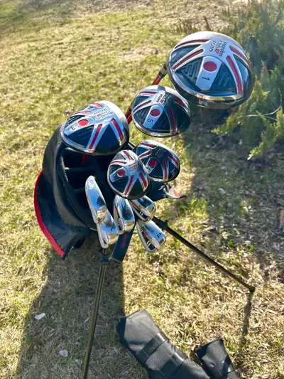 Men’s LH Golf Clubs w/bag, View more