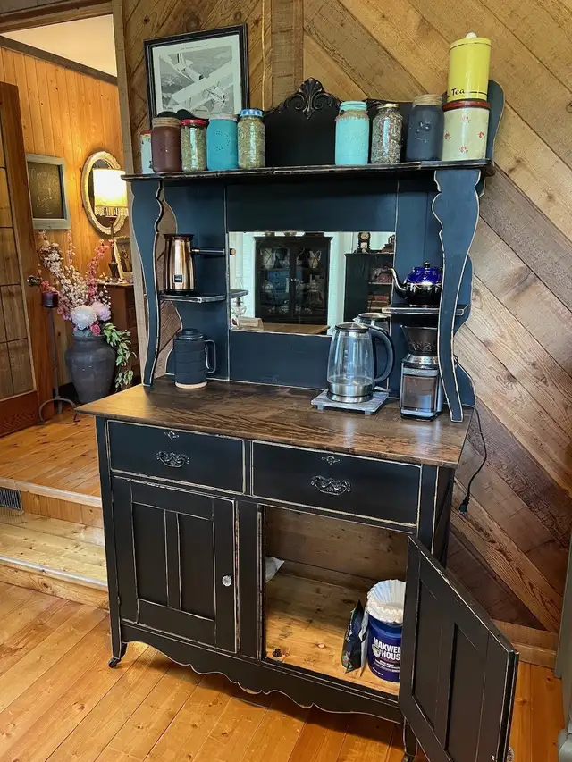 Restored&Refinished Antique OAK Buffet/Hutch, Distressed & MORE in Hutches & Display Cabinets in Winnipeg - Image 4