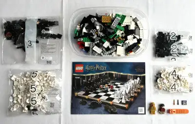 100% Complete Lego Harry Potter Set Item #76392 / 876 Pieces Hogwarts Wizard's Chess - Only the 1st...