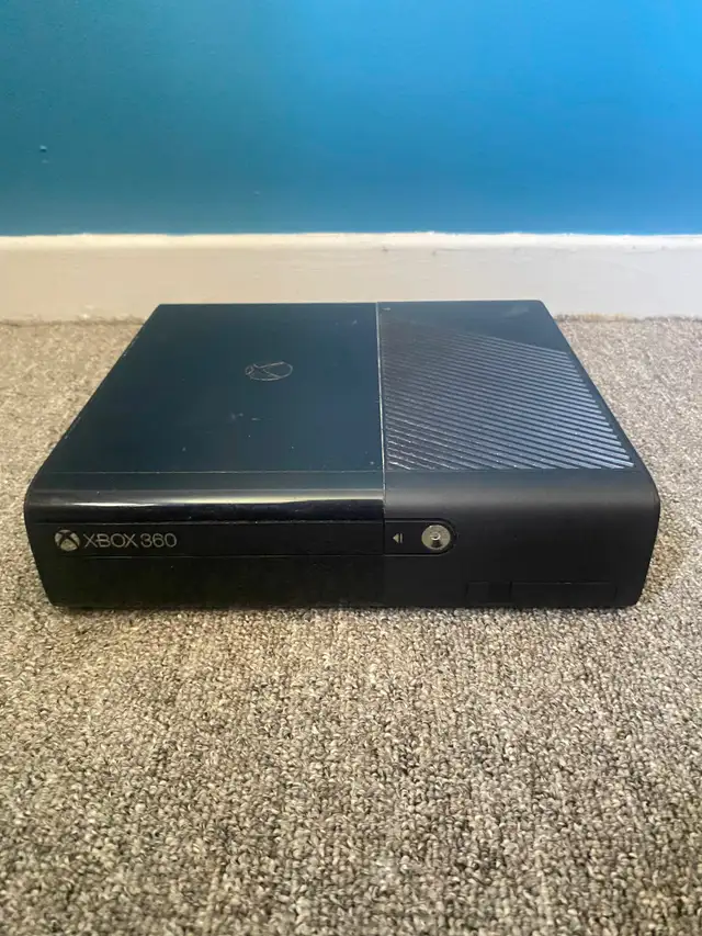 Xbox 360e in XBOX 360 in Longueuil / South Shore - Image 5