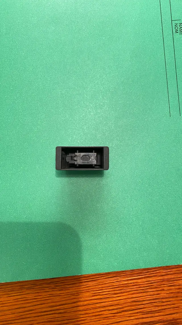 BMW Glove Compartment Flashlight - Black with receptacle in Other Parts & Accessories in Kitchener / Waterloo - Image 8