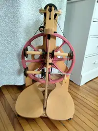 Schacht spinning wheel for sale