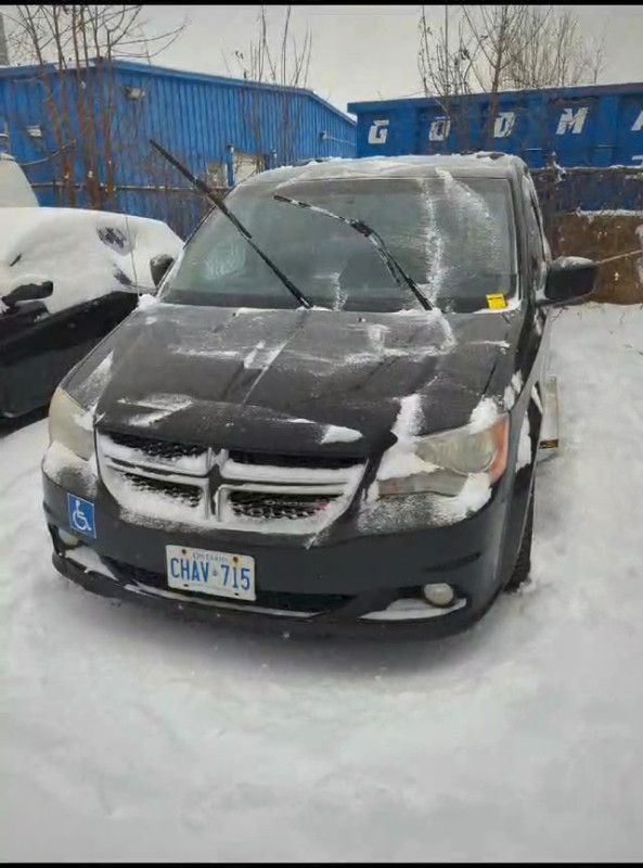 Accessible Taxi Dodge van 2013 in Cars & Trucks in Ottawa - Image 4