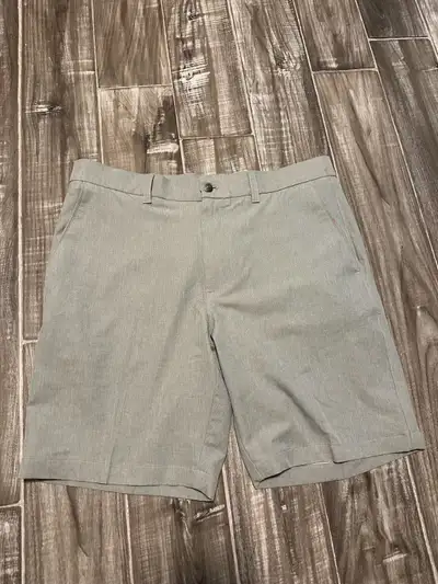 Men’s Callaway Golf Shorts Size 34, View more