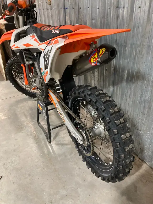 2017 KTM 450SXF in Dirt Bikes & Motocross in London - Image 7