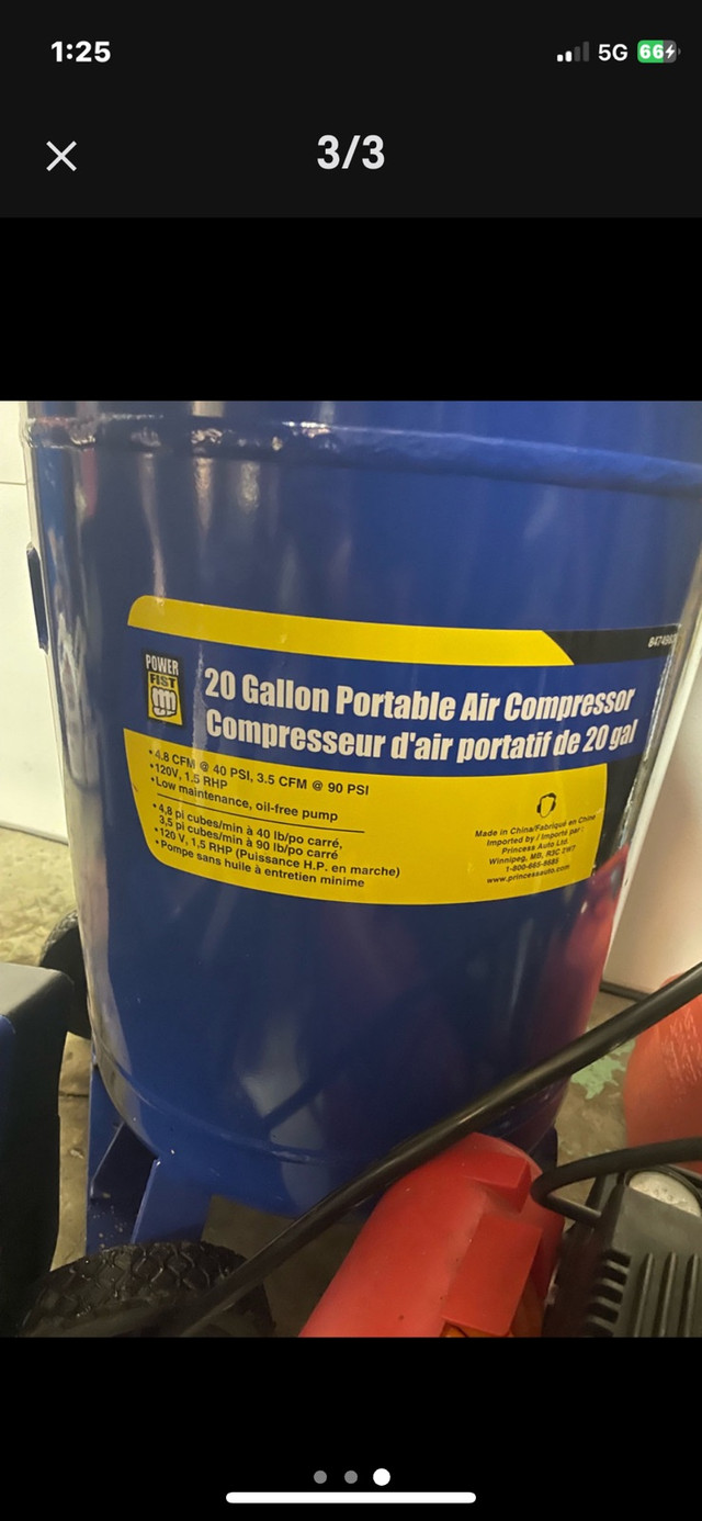 Upright air compressor in Power Tools in Saskatoon - Image 3