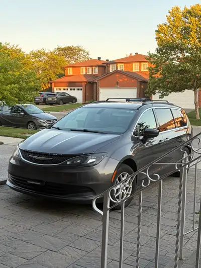 2017 Chrysler Pacifica Touring Reliable Family Van Daily rental: $80 Asking: $11,000 OBO Selling my...