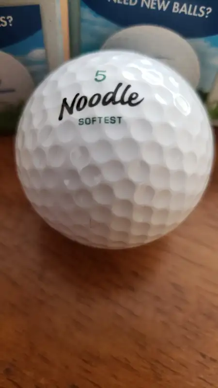 Oxford Circus British Pub / Bud Light Golf Balls (3) *New* in Arts & Collectibles in Brantford - Image 4