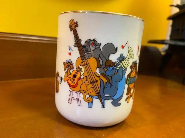Vintage ARISTOCATS Mug Cup Walt Disney Productions Porcelain in Arts & Collectibles in Oshawa / Durham Region - Image 2