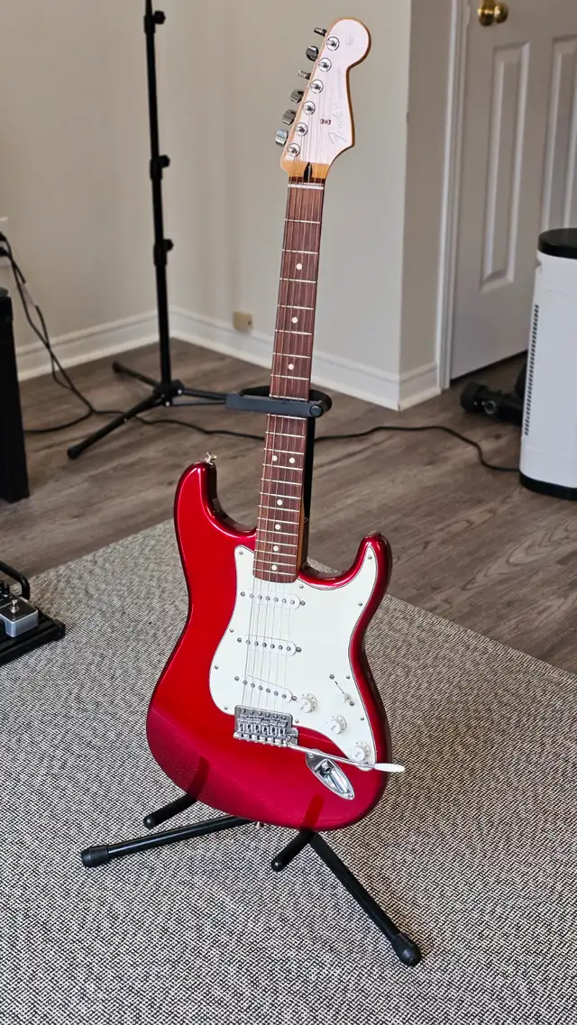 2015 MIM Fender Stratocaster - SSS, Candy Apple Red in Guitars in Hamilton - Image 3