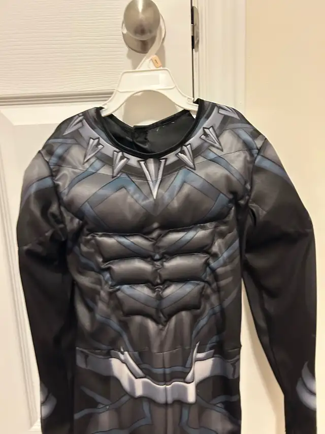 black panther Costume in Costumes in Oshawa / Durham Region - Image 2