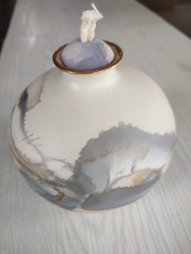 ARTISAN CERAMIC REFILLABLE OIL LAMP in Home Décor & Accents in Calgary - Image 2