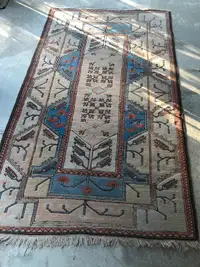 Vintage Turkish hand woven all wool rug. 125x210 cm.