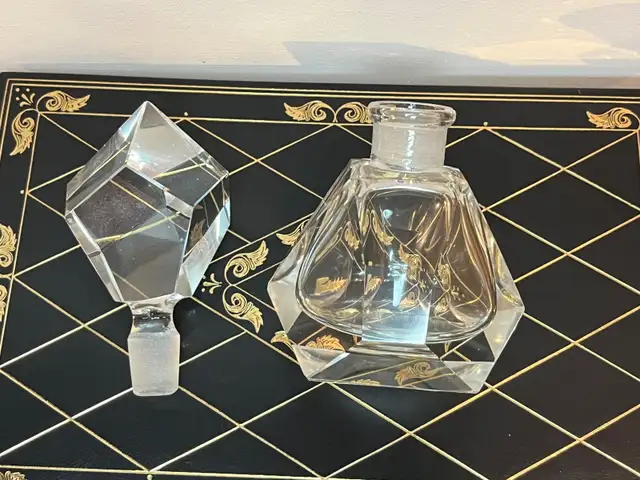 Cut Crystal Glass Perfume Bottle62863258112258123