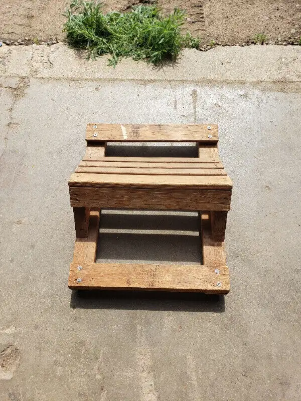 Cedar Shake/Shingle Roof Seats/Chairs For Sale in Roofing in Medicine Hat - Image 4