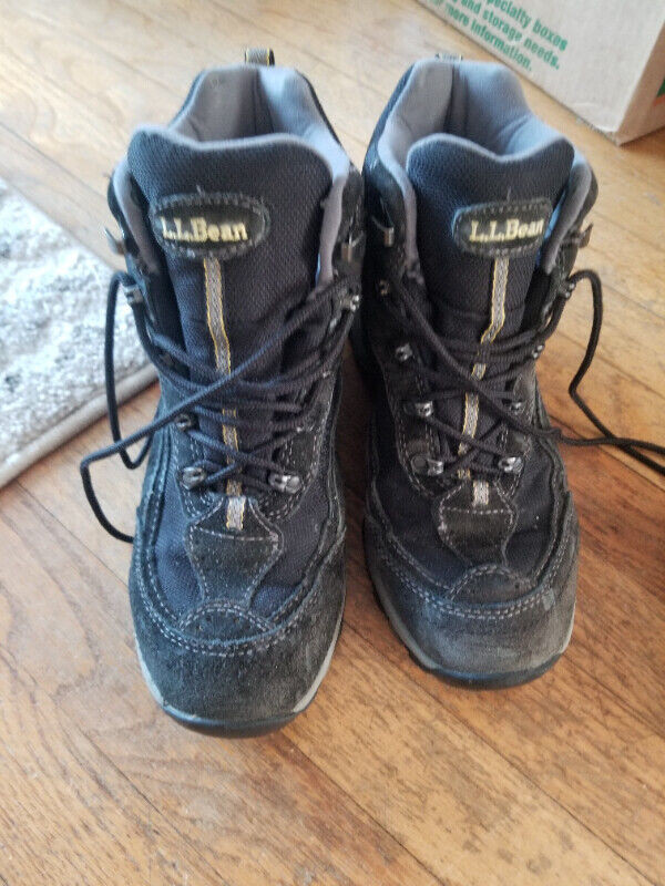 Women's L.L. Bean size 8.5 winter hiking ankle boots in Women's - Shoes in St. John's
