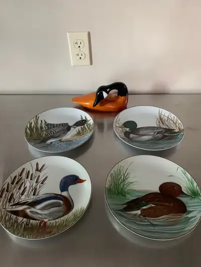 4 Nancie Goldstein duck plates 1 Canada goose hand carved ! They are vintage for your collection! Mi...