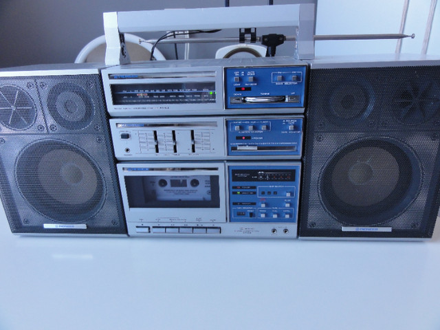 Rare Vintage Pioneer CK-3 boombox in Stereo Systems & Home Theatre in Ottawa