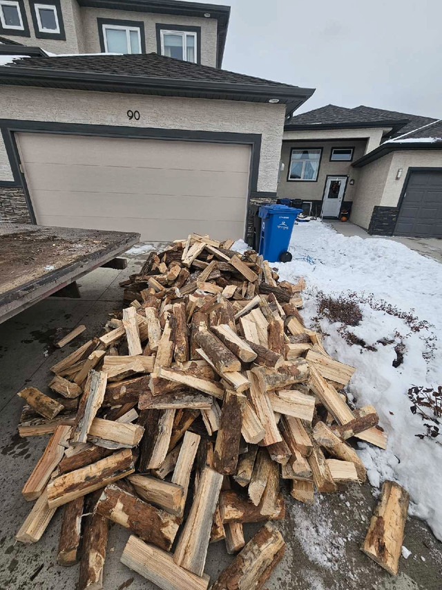 Firewood for sale Jackpine  dans Foyers & bois de Chauffage  à Winnipeg