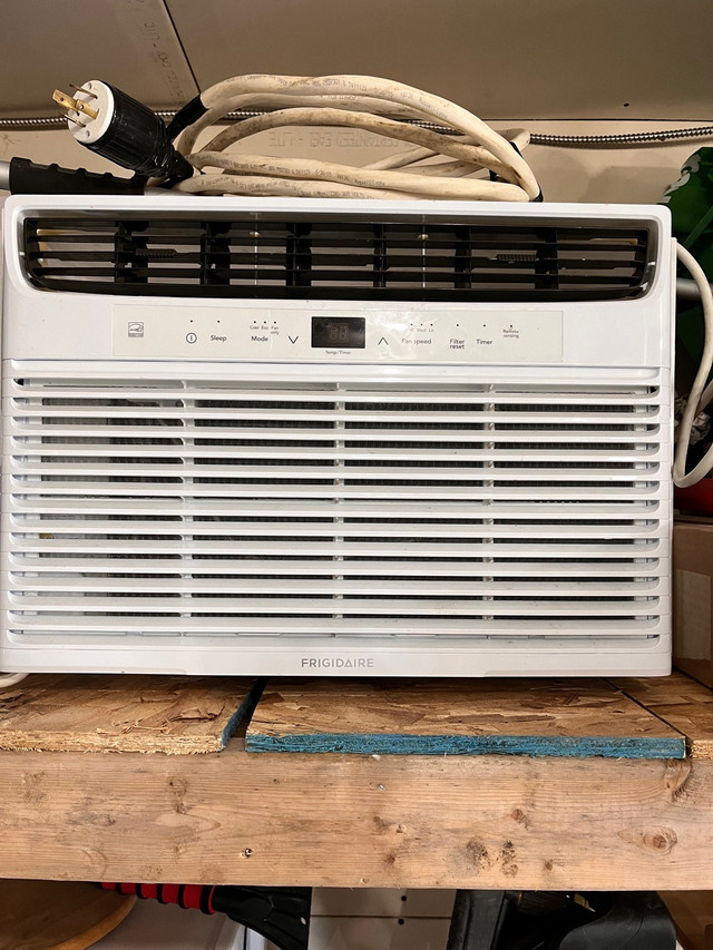 Window Air conditioner 12K in Heaters, Humidifiers & Dehumidifiers in Dartmouth
