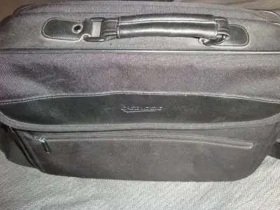 CASE LOGIC LAPTOP SHOULDER BAG P/U QUEENSLAND SE, View more