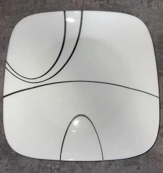 Corelle Simple Lines Dinner PlatesSet of 4 in Kitchen & Dining Wares in Mississauga / Peel Region - Image 4