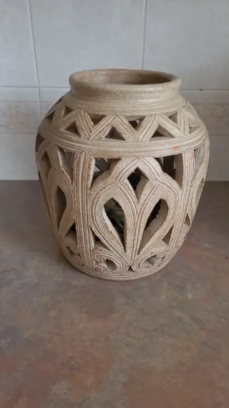 Table vases, planters, other in Home Décor & Accents in Strathcona County - Image 7