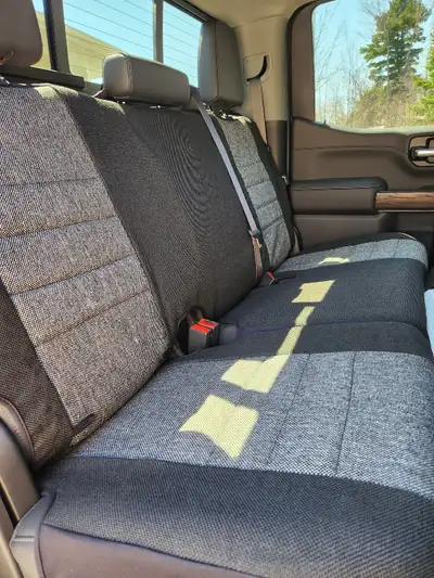 FIA custom fit tweed rear seat cover. Was in 2020 GMC Crew Cab. Bought new March 2023. Excellent fit...